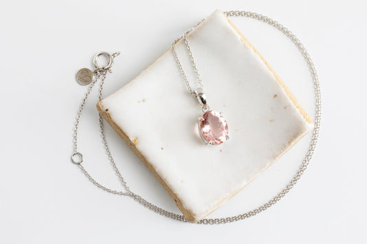 Solstice Aura Morganite Oval Pendant